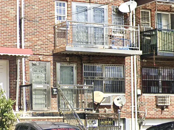 70-17 45 Avenue #2 Family, Woodside, NY 11377