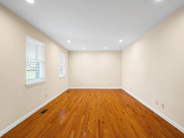 3076 Speicher Cir — Photo 20