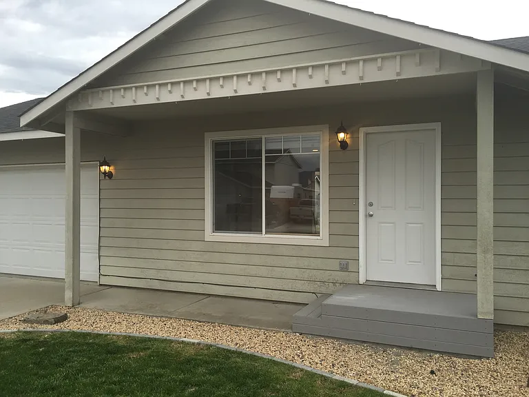 2306 Herndon Dr — Photo 2
