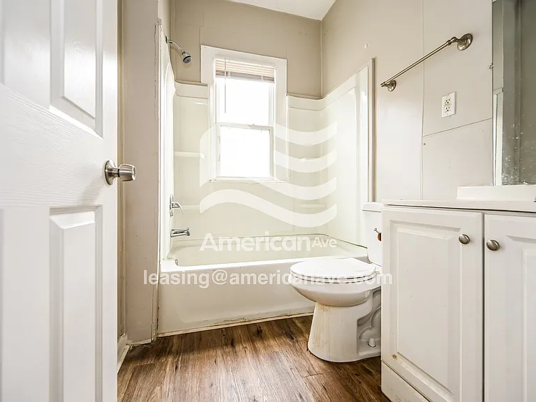 675755_009_main_bathroom_12.jpg
