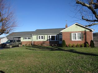 1636 Pilot Mountain Rd, HENDERSONVILLE, NC 28792