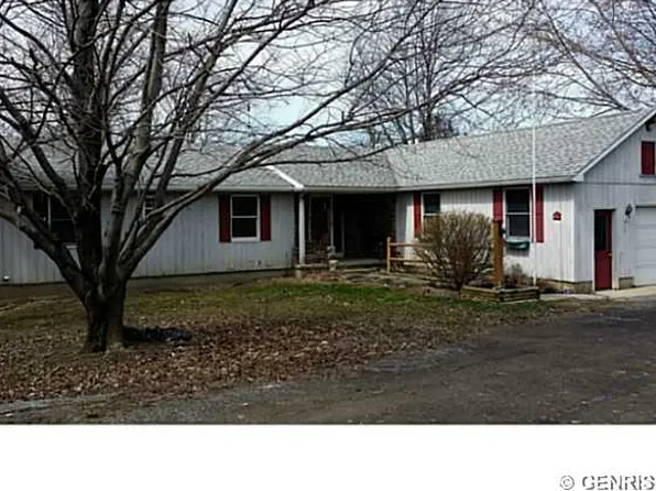 1328 Bay Dr, Middlesex, NY 14507