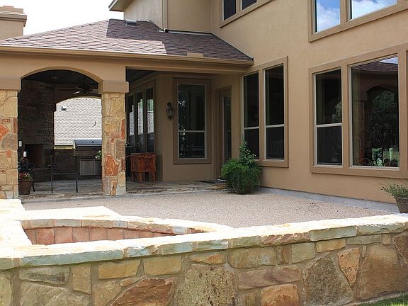 Outdoor living / Patio