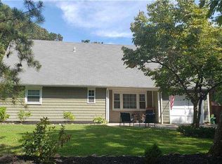 302 River Rd, Shirley, NY 11967