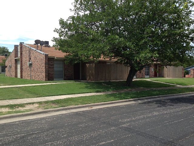1st image of 2302 Andover Dr APT 4
