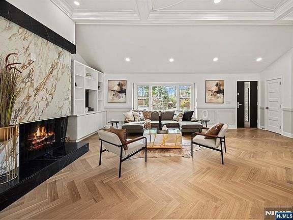 4th image of 22-35 Radburn Rd