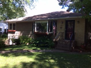 67 Grove St, Mahtomedi, MN 55115