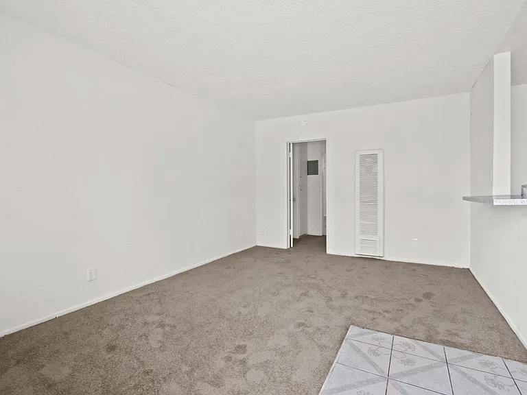 Westminster Apartments — Photo 45