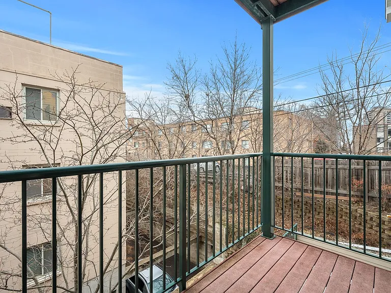 500 W Franklin Ave — Photo 17