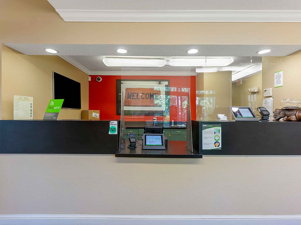 Lobby and Guest Check-in