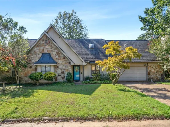 2339 W Lake Oaks Dr, Bartlett, TN 38134