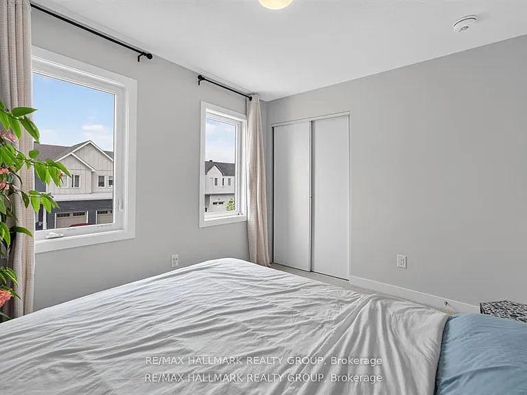 627 Alopex Row — Photo 32
