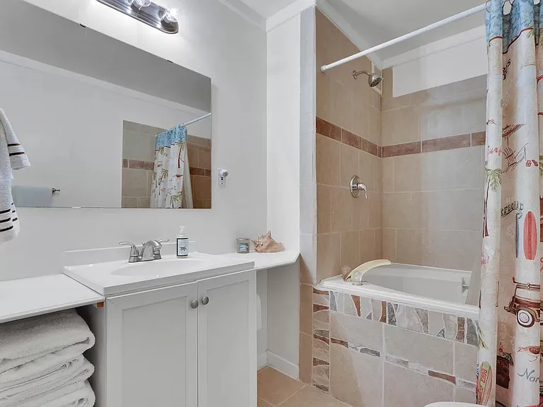 Full bathroom in basement