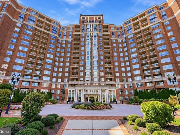 5809 Nicholson Ln APT 103, Rockville, MD 20852