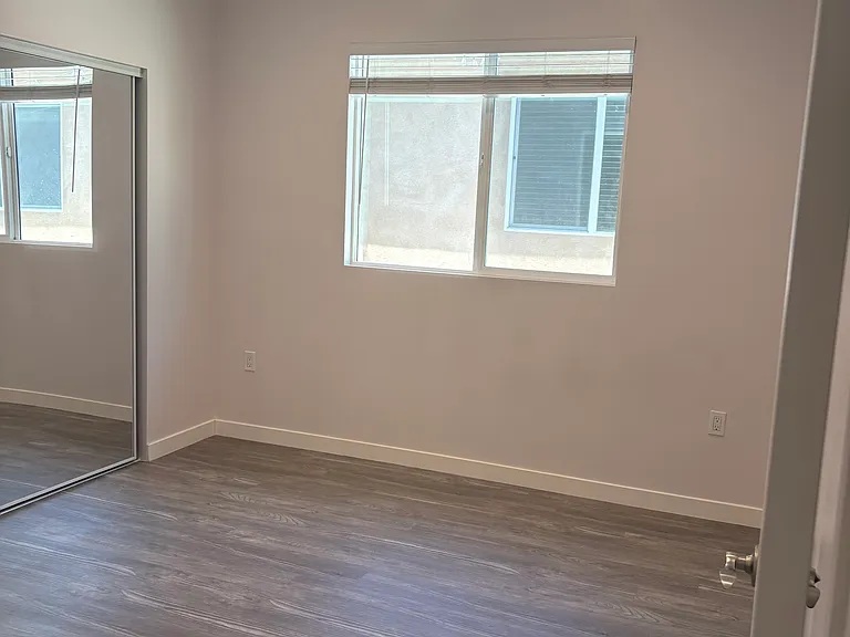 6733 Morella Ave — Photo 5