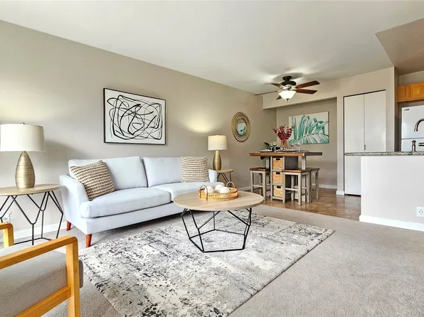 94-1463 Waipio Uka St APT R206, Waipahu, HI 96797