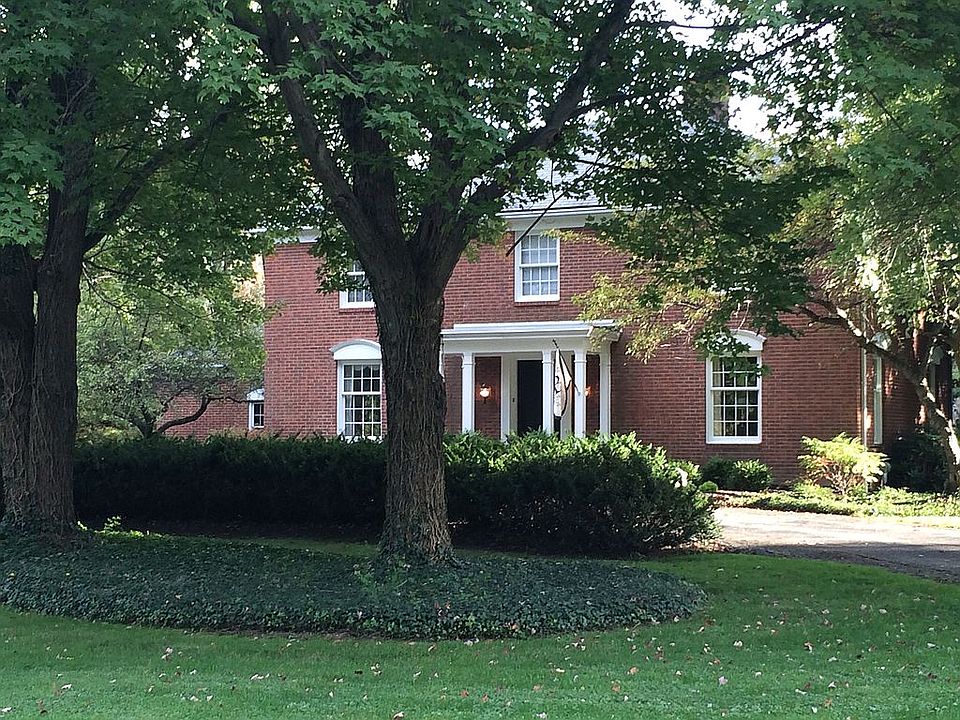 1st image of 32590 Woodsdale Ln
