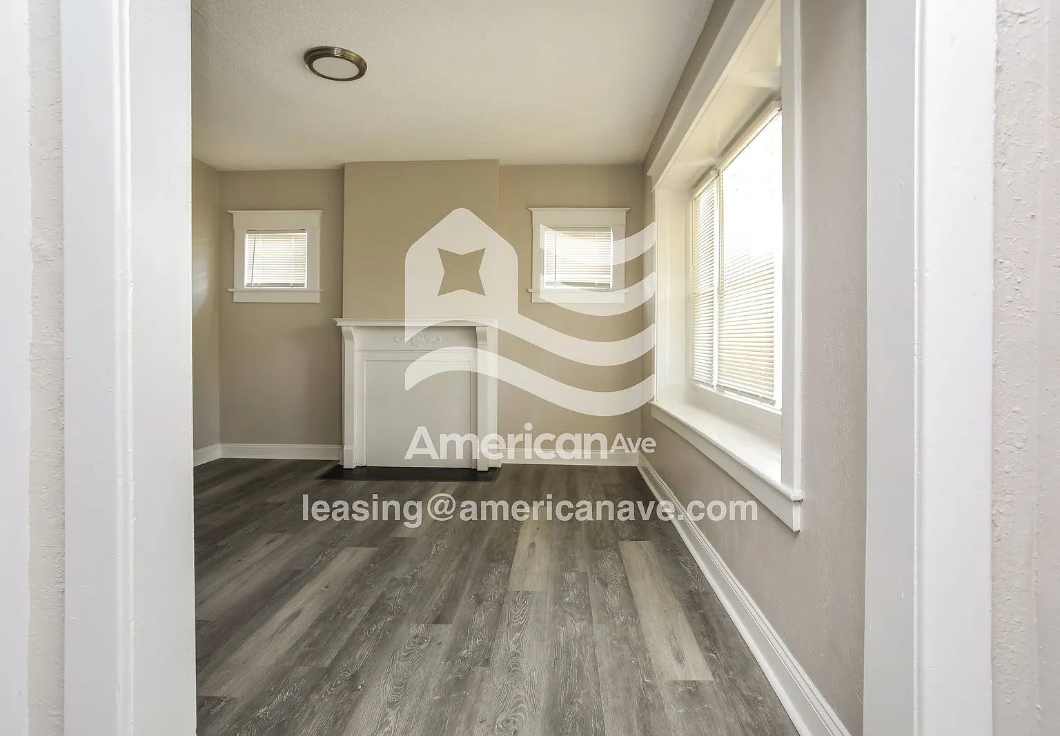 2 bed, 1.0 bath, 1007 sqft, $997 — Photo 2