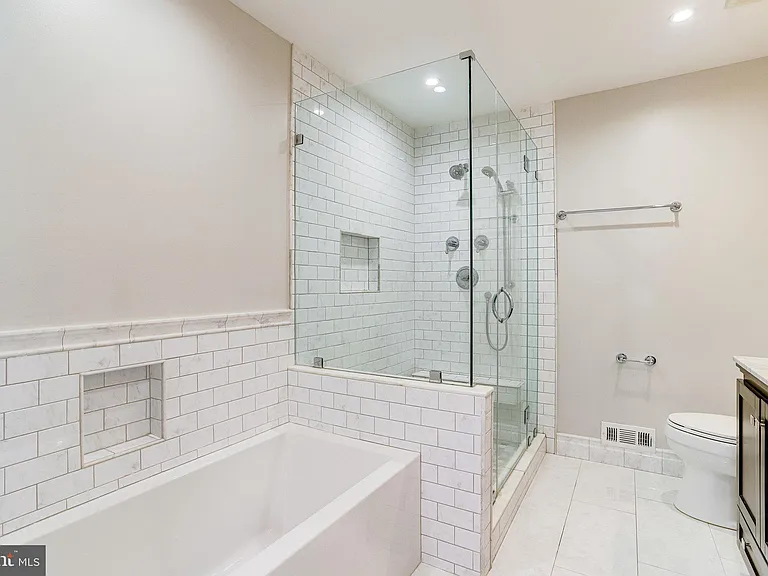 1706 S Edgewood St — Photo 48