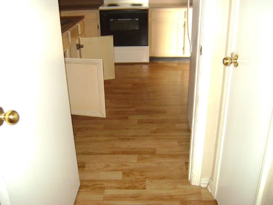 2nd image of 4016 SW Sunflower Ln