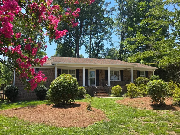 3703 Hickory Hill Dr, Greensboro, NC 27410