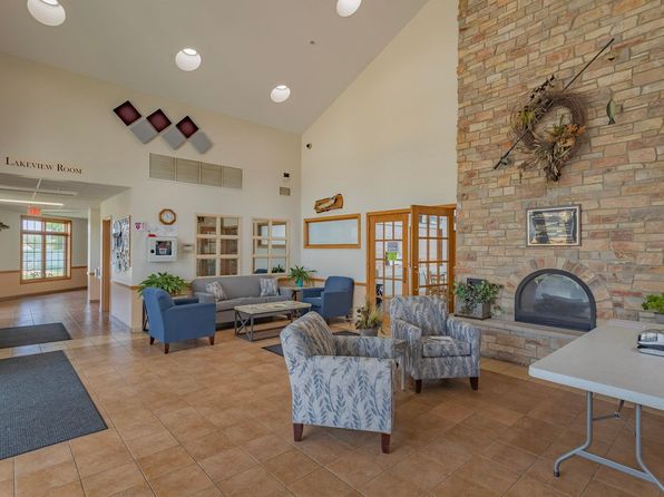 111 Brandywine Dr SE, Poplar Grove, IL 61065
