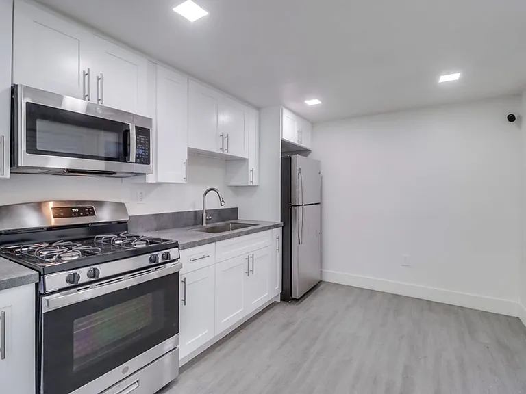 4774-80 W Point Loma Blvd — Photo 11