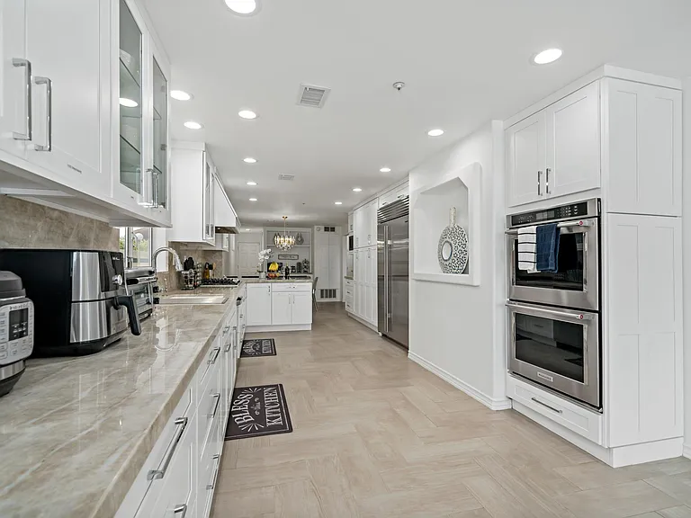 3972 Humboldt Dr — Photo 15