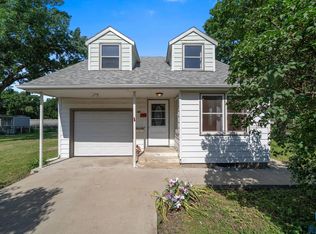 703 S Blauvelt Ave, Sioux Falls, SD 57103