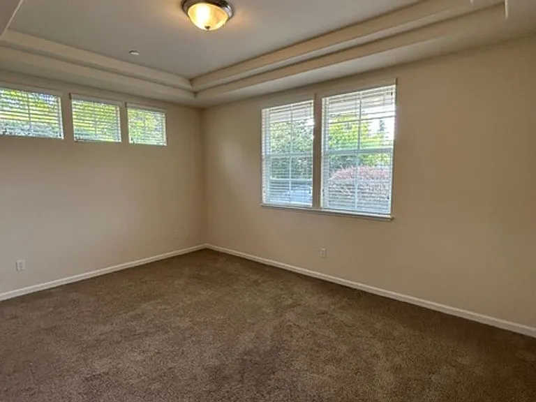 1217 Jennings Ave — Photo 8