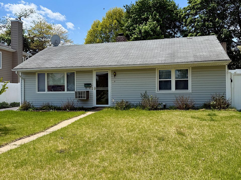 1st image of 16 Greenway Cir