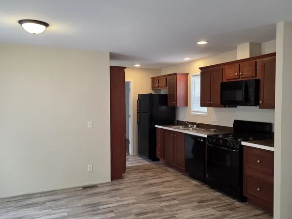 111 Carriage Ln, Sauk Village, IL 60411