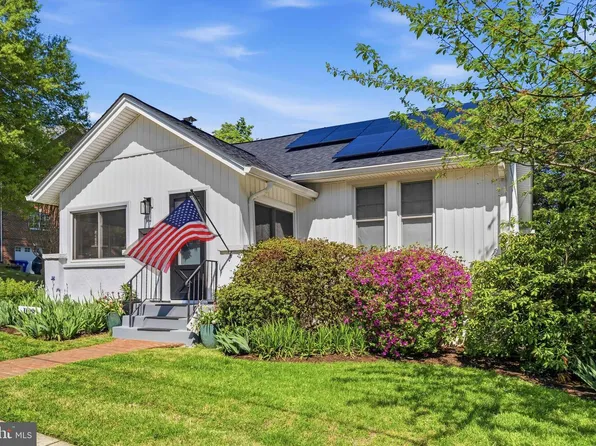 1129 19th St S, Arlington, VA 22202