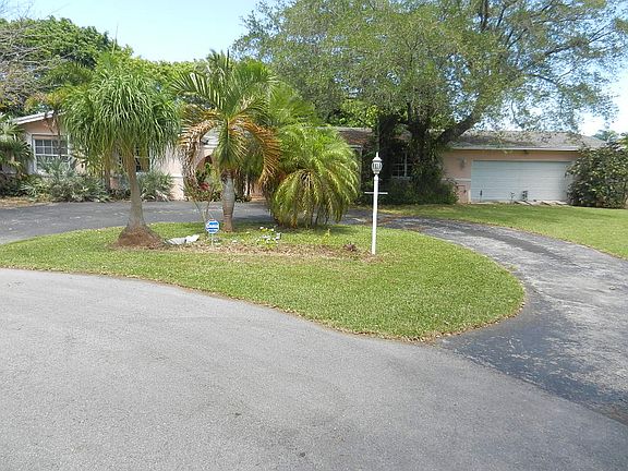 3rd image of 17305 SW 89th Ave