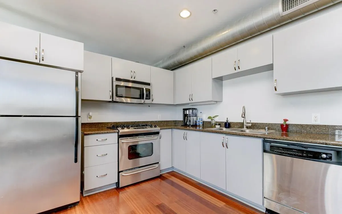 Building Photo - 1551 4th Ave #601