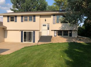 3229 Maple Dr, Brookings, SD 57006