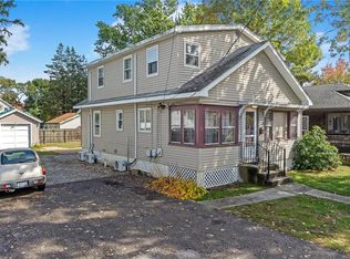 352 Chestnut St, Warwick, RI 02888