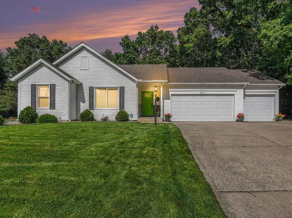 52017 Trenton Woods Dr, Granger, IN 46530
