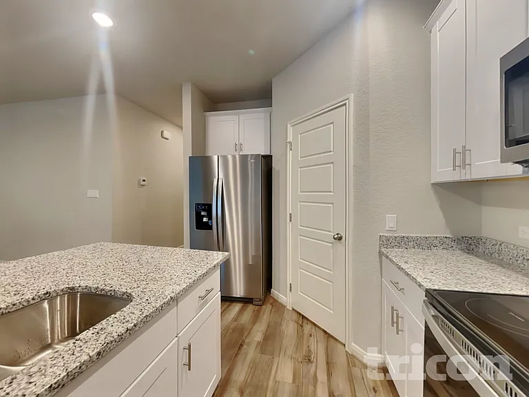 13643 Emerson Way — Photo 5