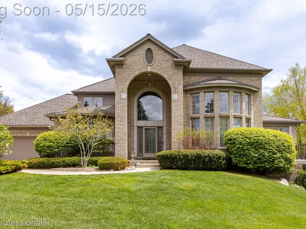 6410 Enclave Dr, Clarkston, MI 48348