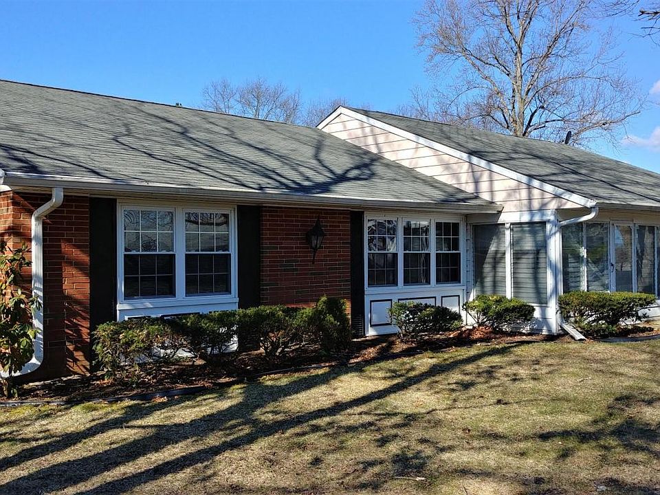 1st image of 438A Portsmouth Dr #100A