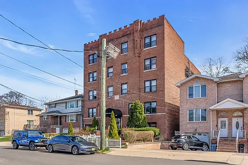 Palisades Apartments Photo 1