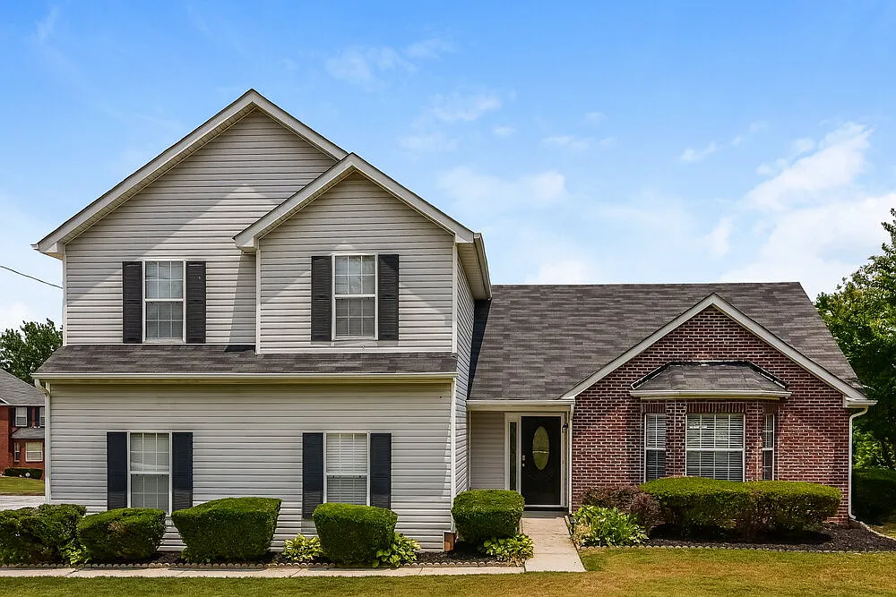 3 bed, 2.5 bath, 2132 sqft, $2,235 — Photo 1