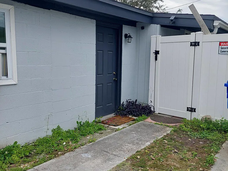 Poinciana Cir — Photo 7