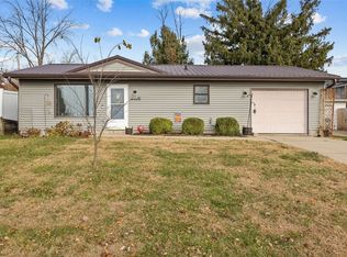 42 Park Village Ave SW, Cedar Rapids, IA 52404