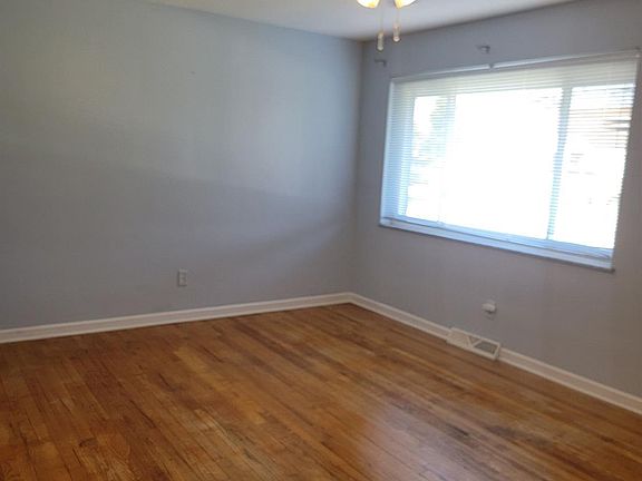 2nd image of 7469 Barjo Ln