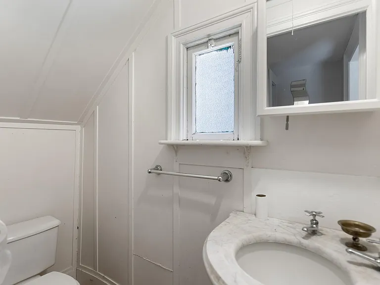 34 Cushman St #1 — Photo 4