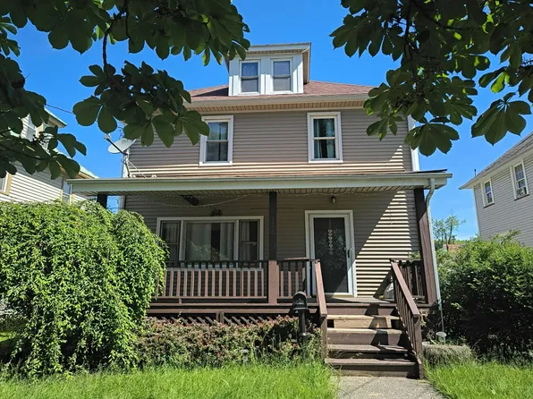176 E Martin St, East Palestine, OH 44413