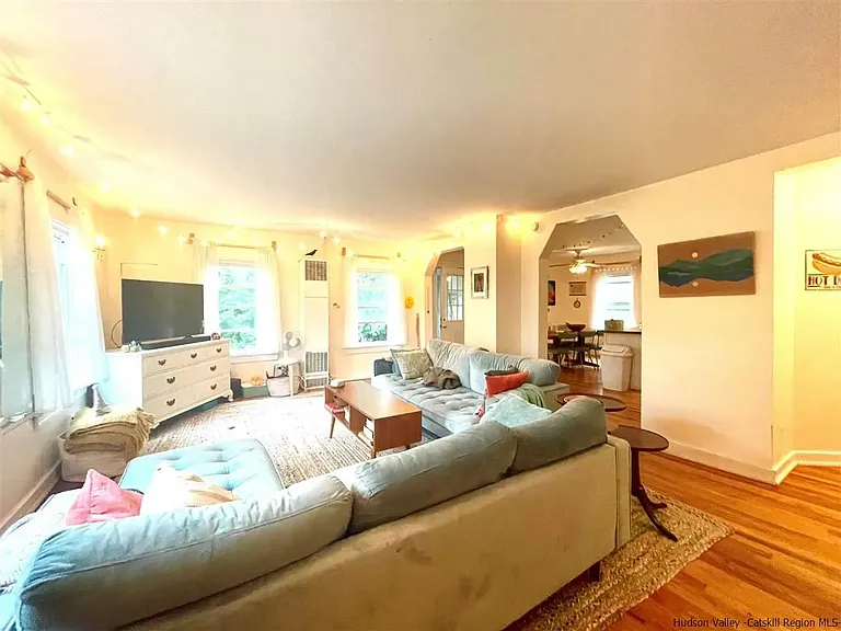 4 Underwood St #3 — Photo 1