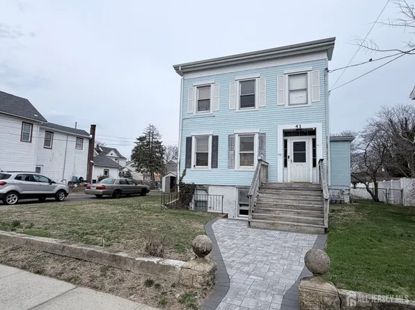 41 Atlantic St, Keyport, NJ 07735